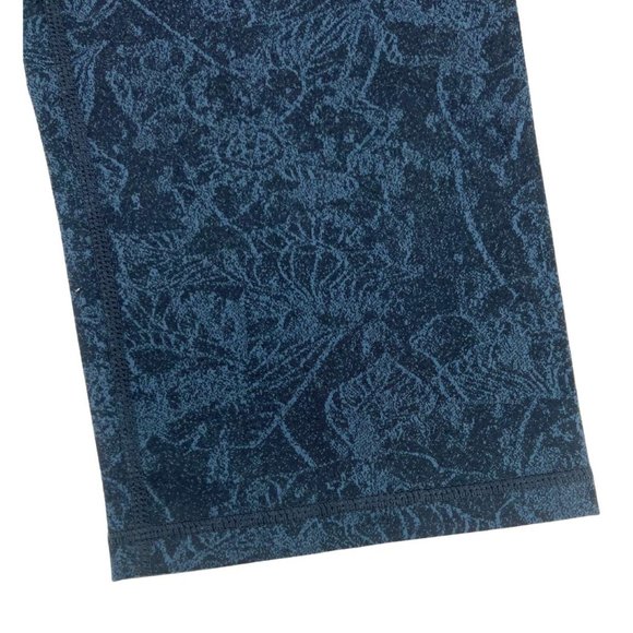 Kirkland | Women's Yoga Capri | Floral | Blue & Black | Size Small - Picture 3 of 3